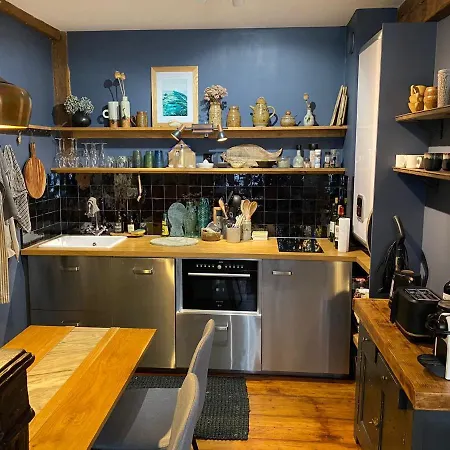 La Du Pecheur شقة *